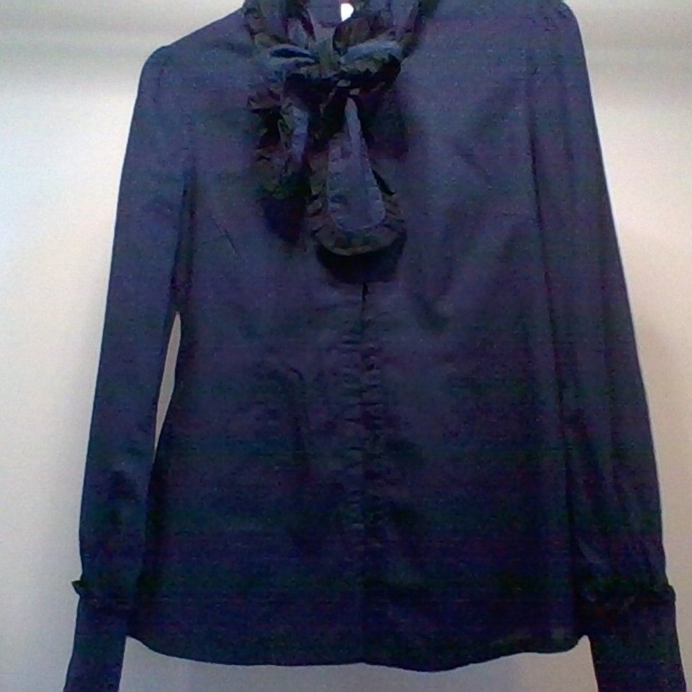 Go International button, ruffle navy/black long sleeve shirt size small
